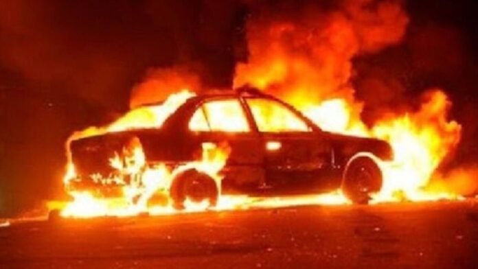 auto-incendiado-1509934