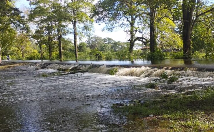 Crecida de cuerpos de agua deja 87 familias afectadas en el sector La Granja de El Amparo, Venezuela