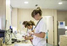 Enfermera colombiana detenida en Venezuela denuncia torturas y solicita intervención de la Cancillería